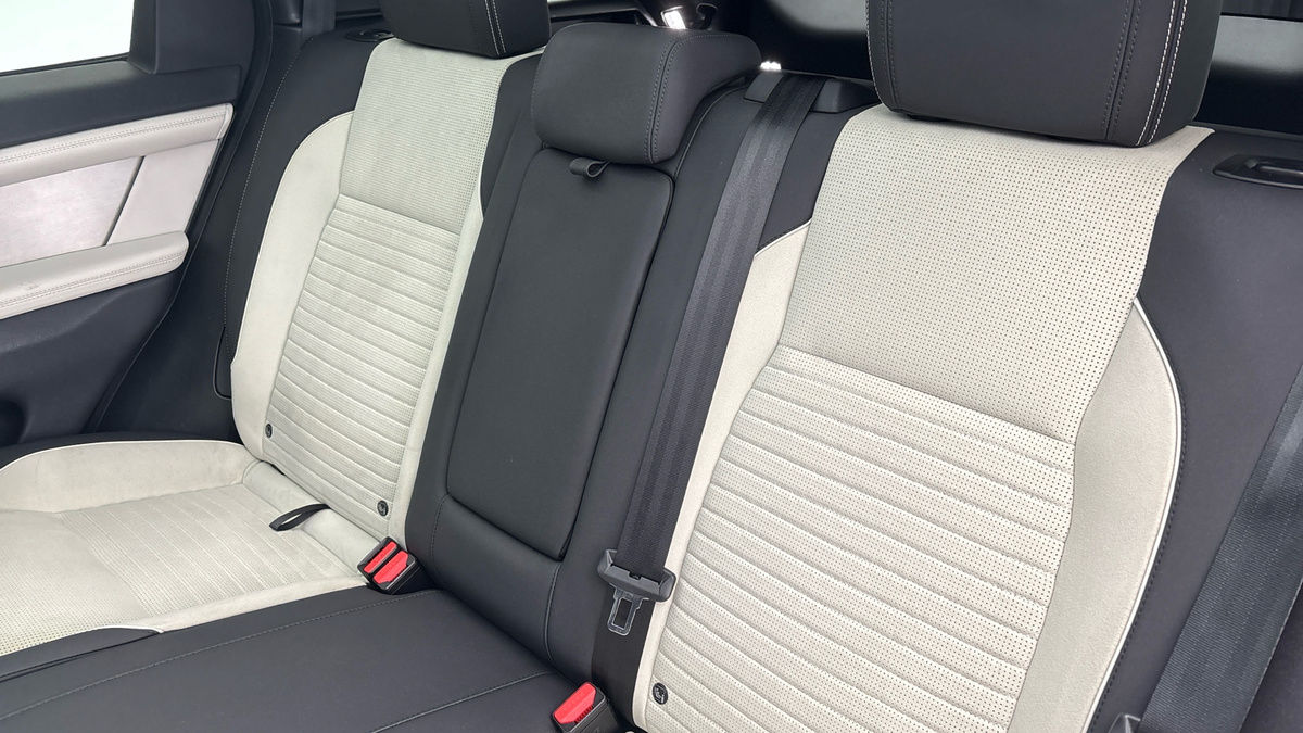 Used Land Rover Discovery Sport 2023 for sale - 76387091: Photo 8