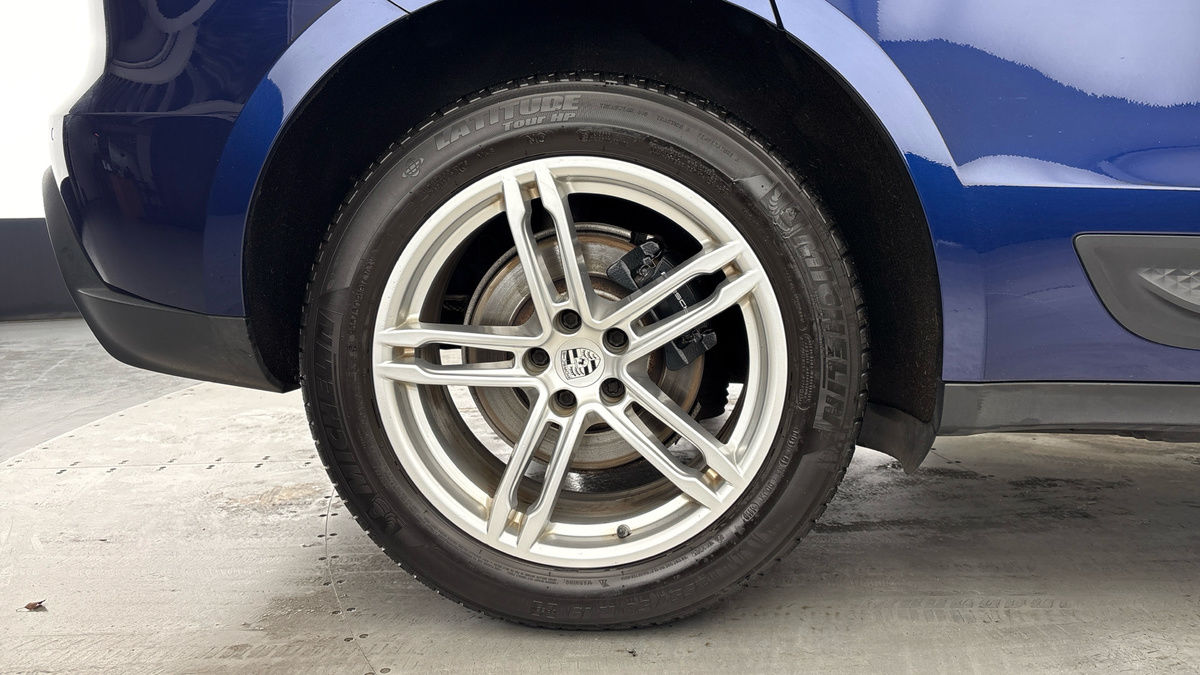 Used Porsche Macan 2021 for sale - 77288790: Photo 10