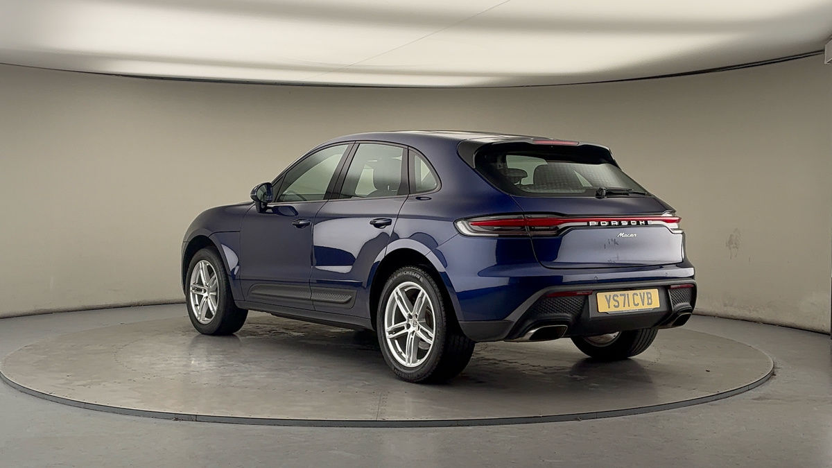 Used Porsche Macan 2021 for sale - 77288790: Photo 2
