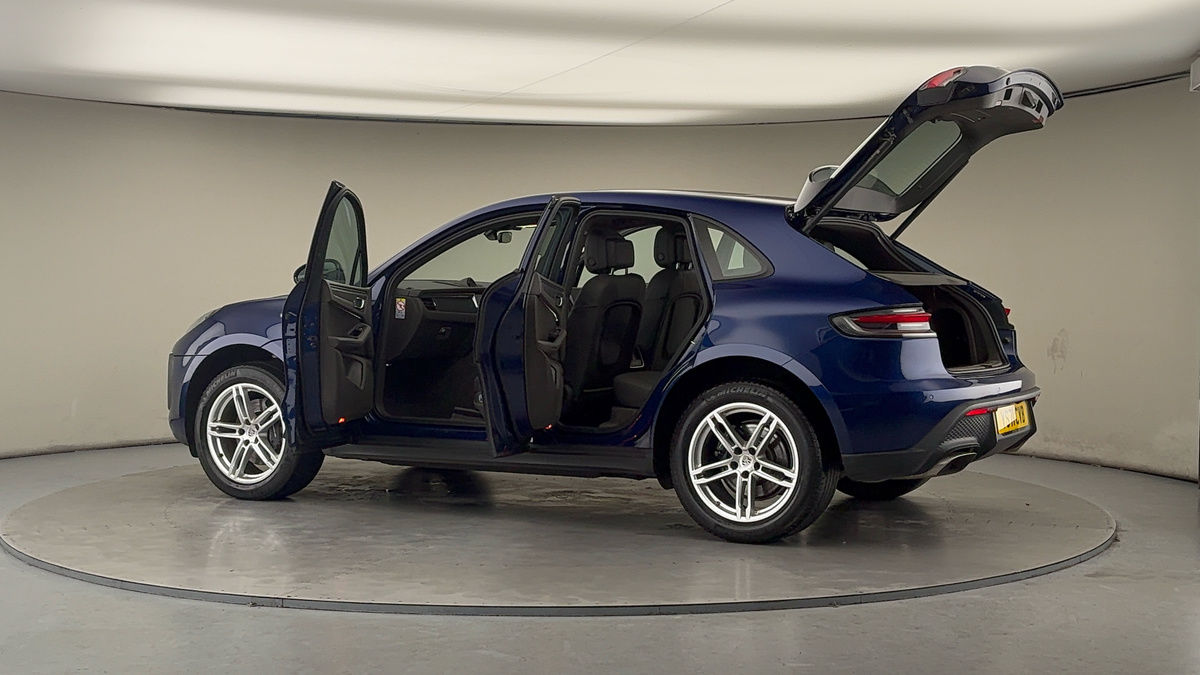 Used Porsche Macan 2021 for sale - 77288790: Photo 46