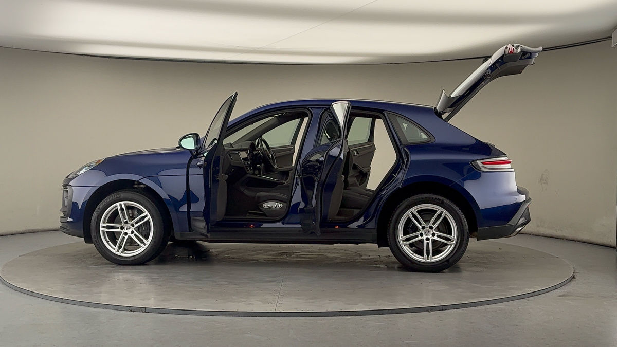 Used Porsche Macan 2021 for sale - 77288790: Photo 47