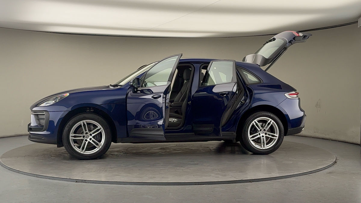 Used Porsche Macan 2021 for sale - 77288790: Photo 48