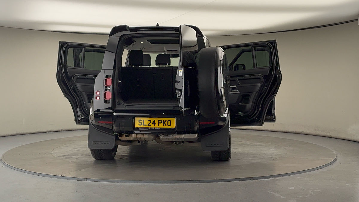 Used Land Rover Defender 110 2024 for sale - 76520962: Photo 77
