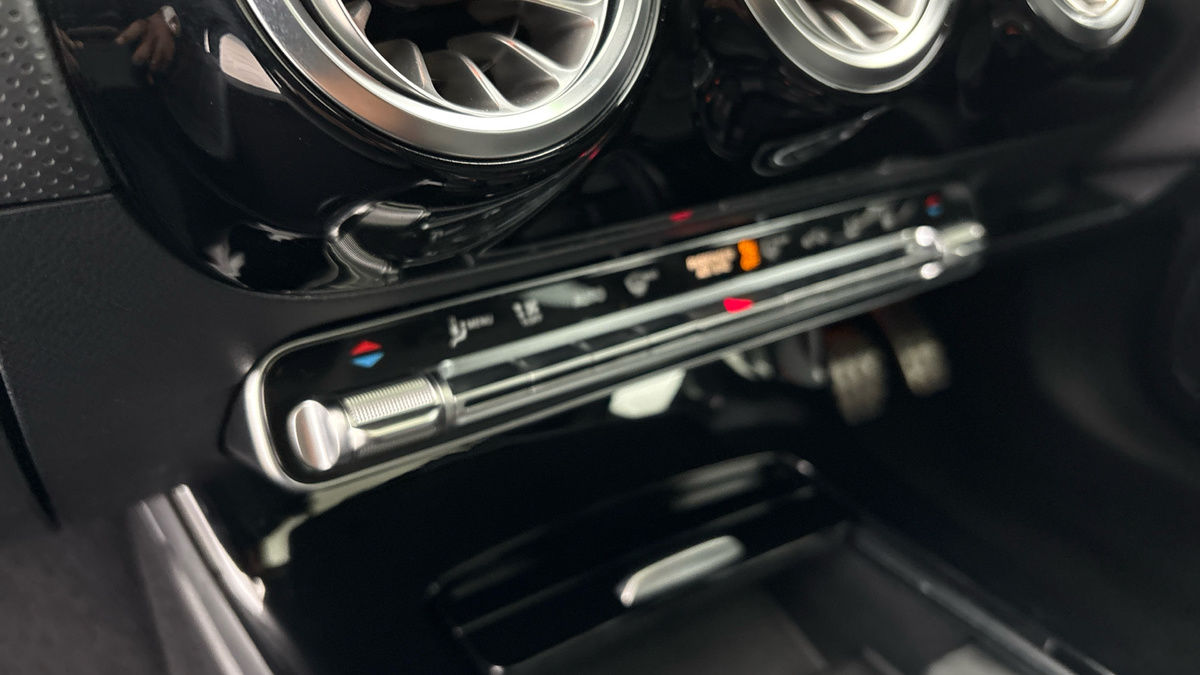 Used Mercedes-Benz CLA 2023 for sale - 76280750: Photo 32