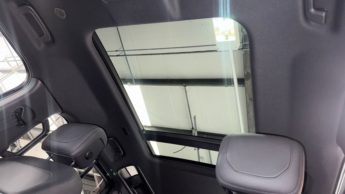 Used Land Rover Defender 110 2023 for sale - 75753613: Photo 2