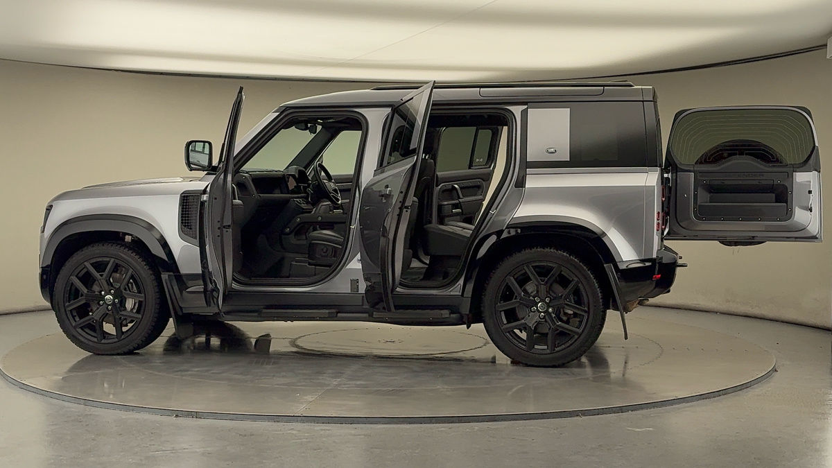 Used Land Rover Defender 110 2023 for sale - 75753613: Photo 47