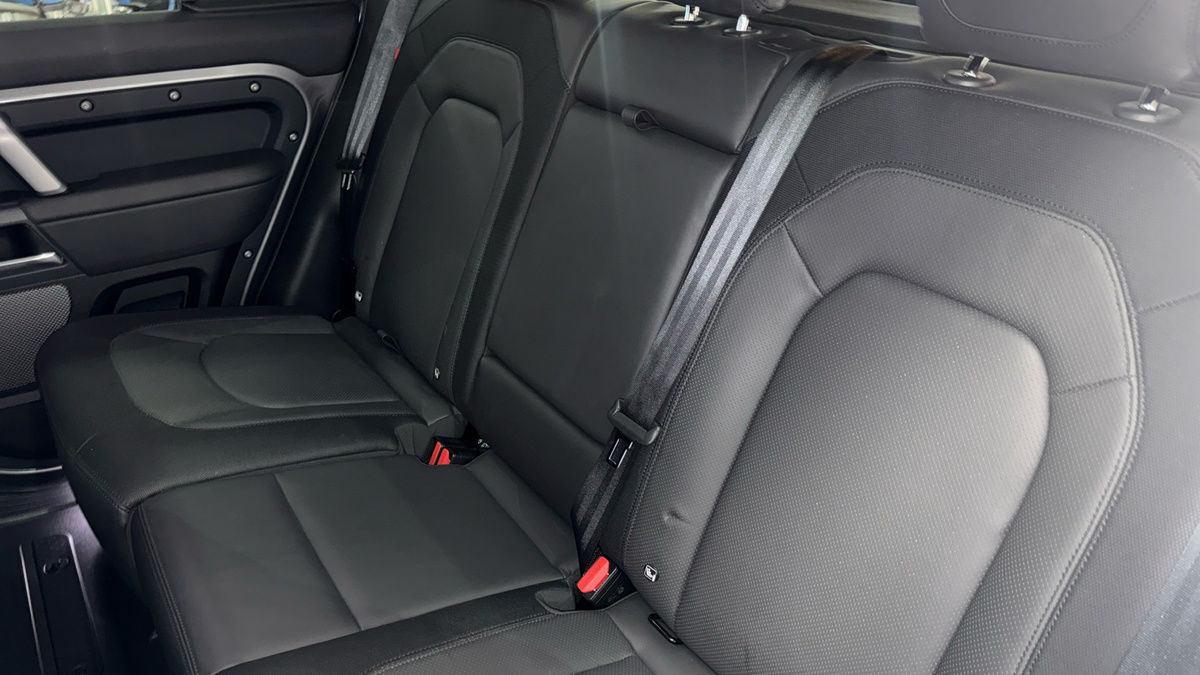 Used Land Rover Defender 110 2023 for sale - 75753613: Photo 5