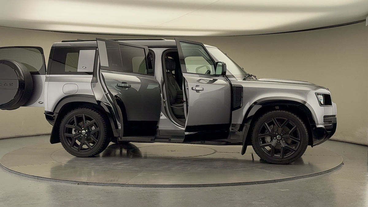 Used Land Rover Defender 110 2023 for sale - 75753613: Photo 56