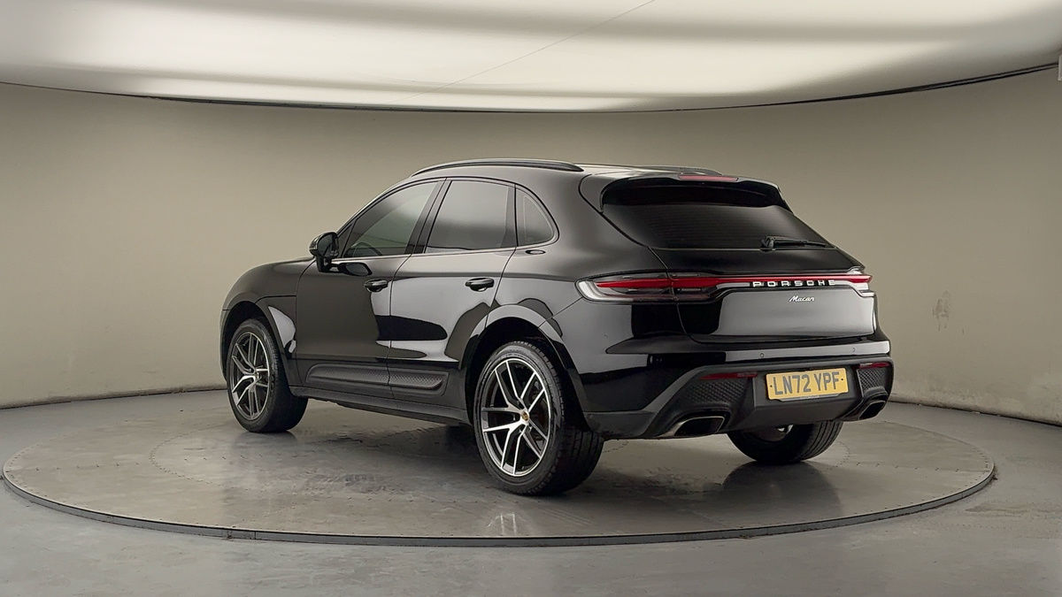 Used Porsche Macan 2022 for sale - 77494482: Photo 2