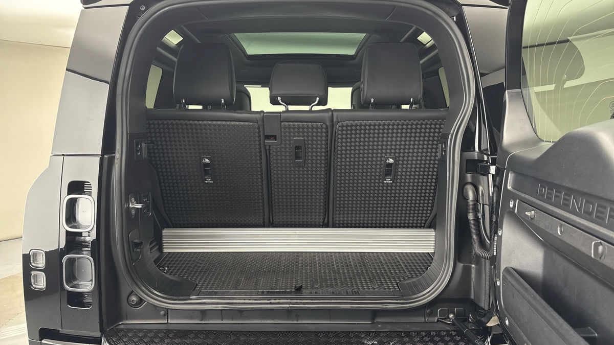 Used Land Rover Defender 90 2022 for sale - 76280831: Photo 11
