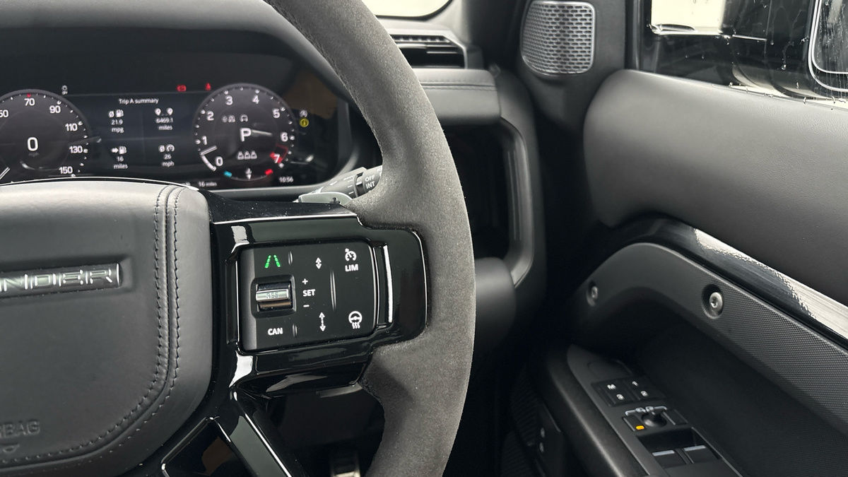 Used Land Rover Defender 90 2022 for sale - 76280831: Photo 14