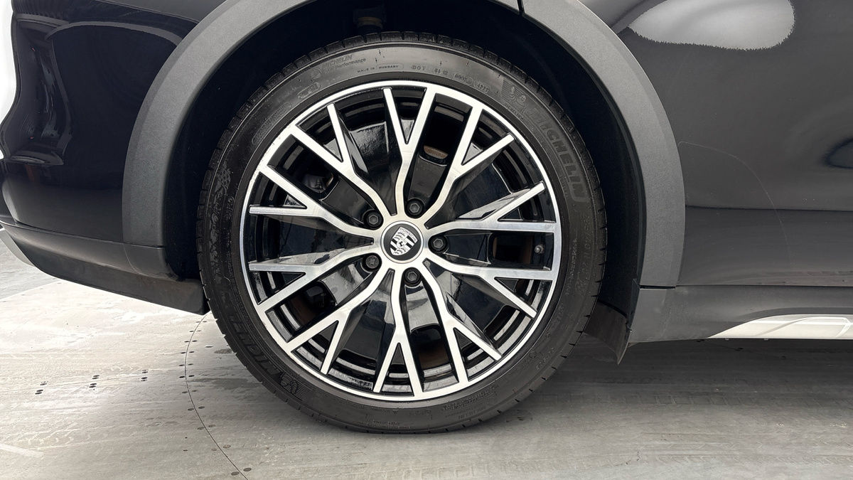 Used Porsche Taycan 2023 for sale - 78004150: Photo 11