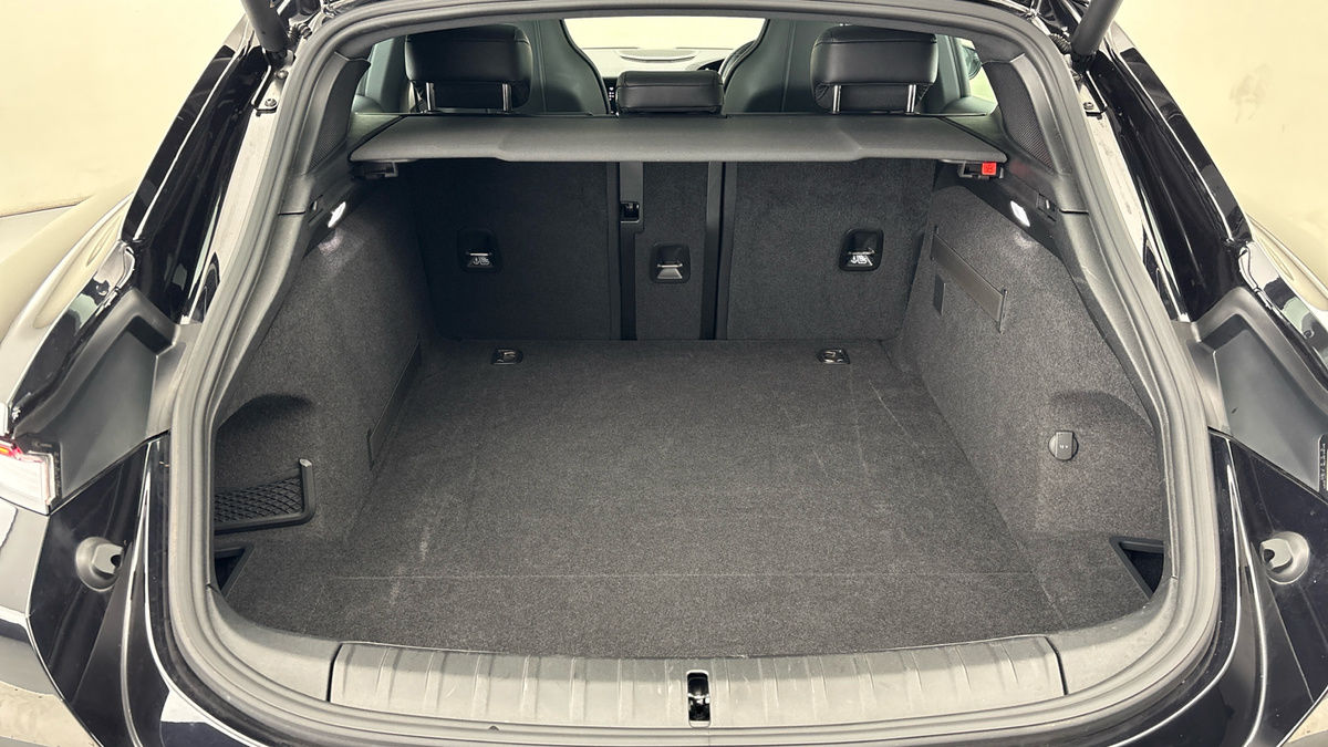 Used Porsche Taycan 2023 for sale - 78004150: Photo 12