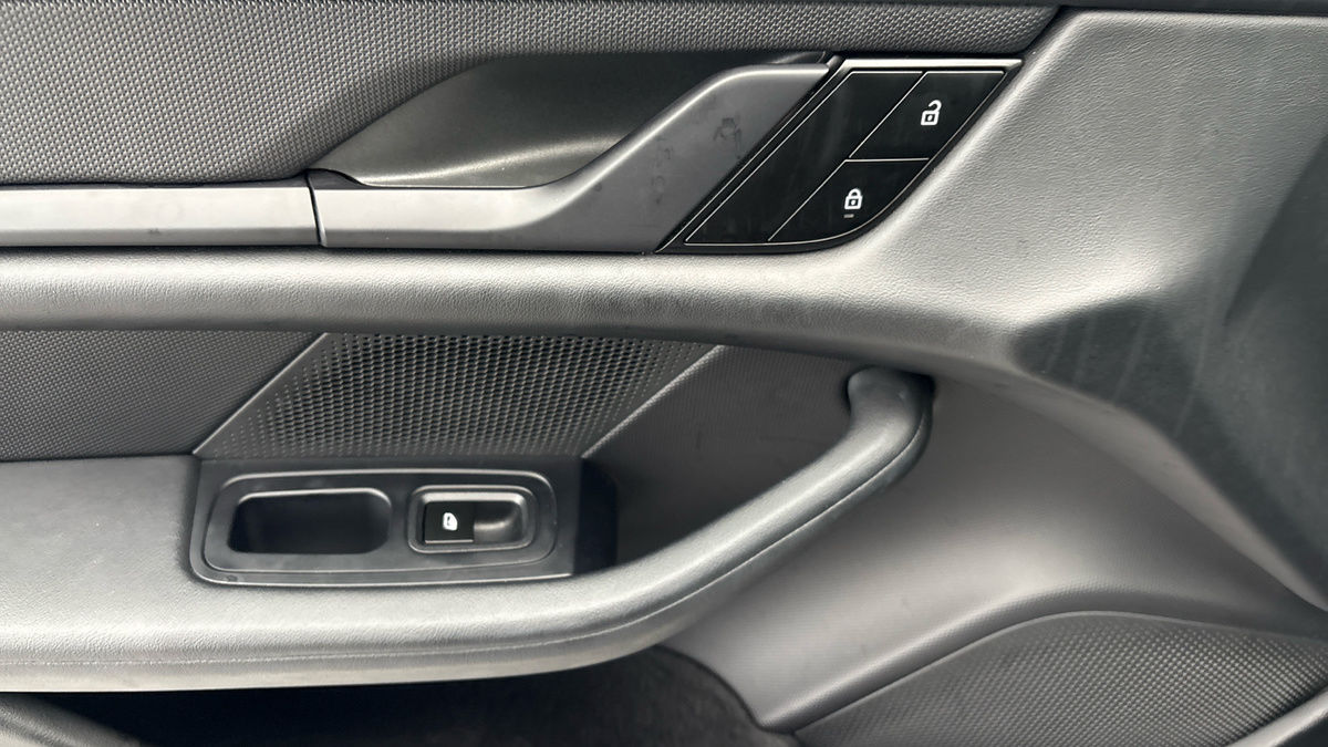 Used Porsche Taycan 2023 for sale - 78004150: Photo 20