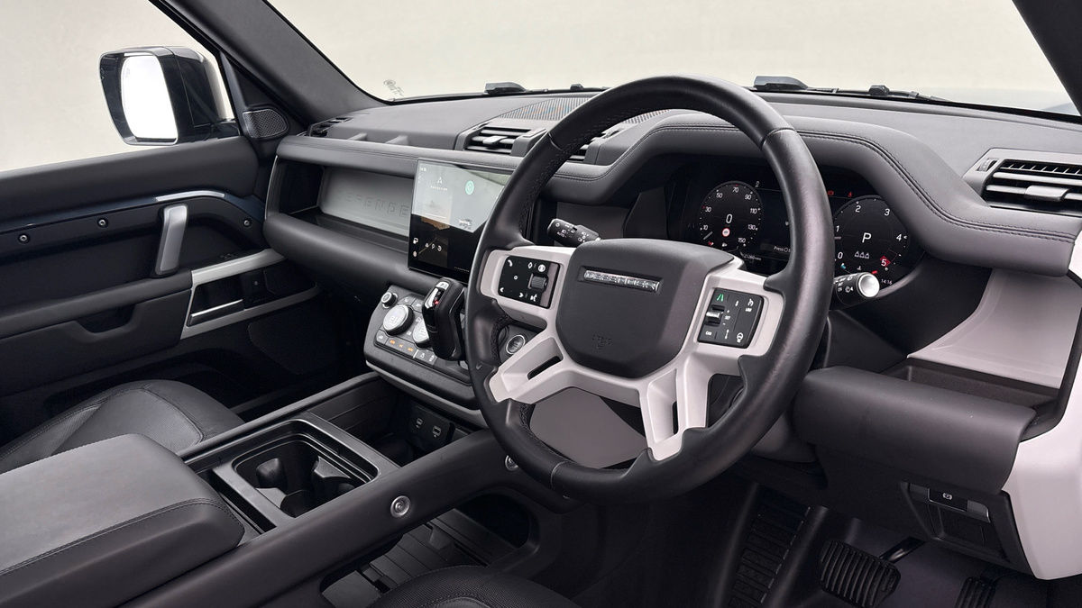 Used Land Rover Defender 2024 for sale - 77288800: Photo 5