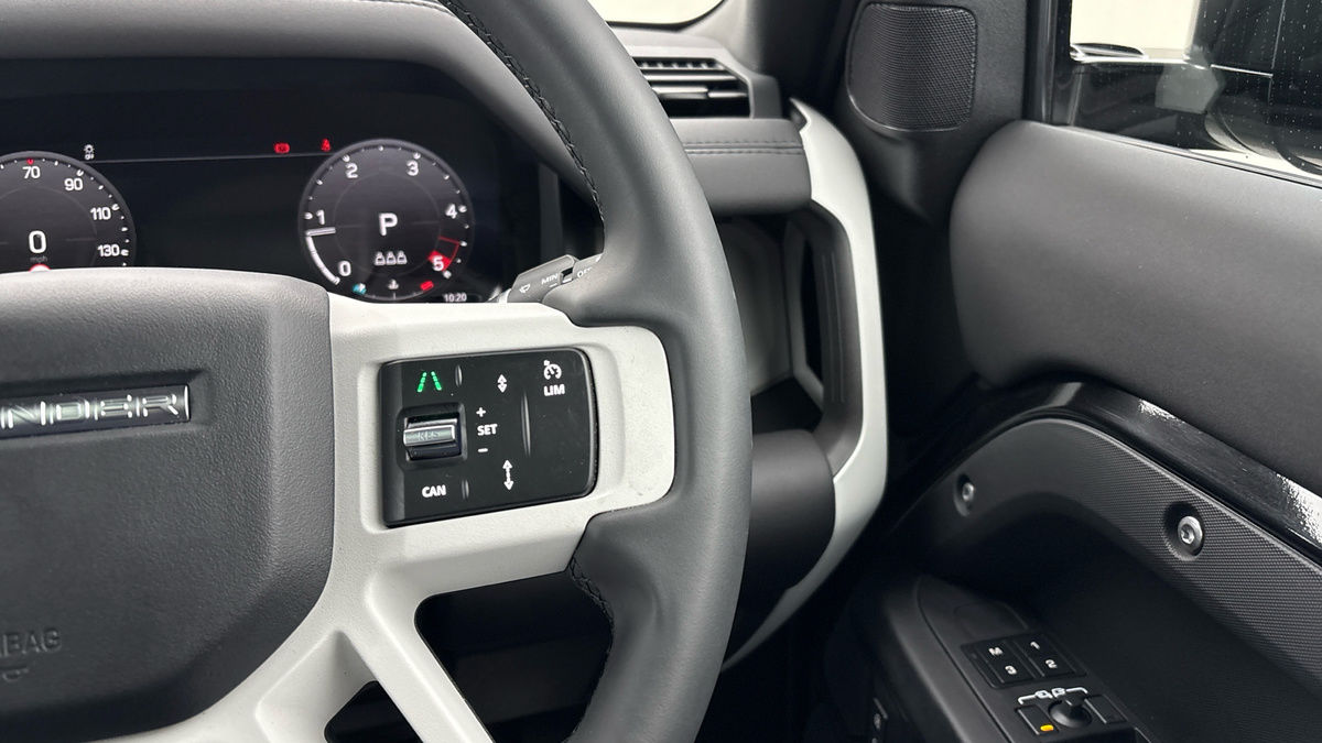 Used Land Rover Defender 2025 for sale - 78213242: Photo 14