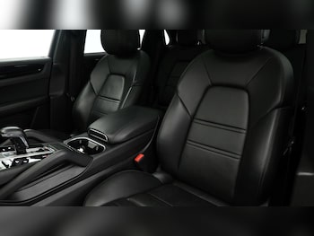 Used Porsche Cayenne 2019 for sale - 75620731: Photo