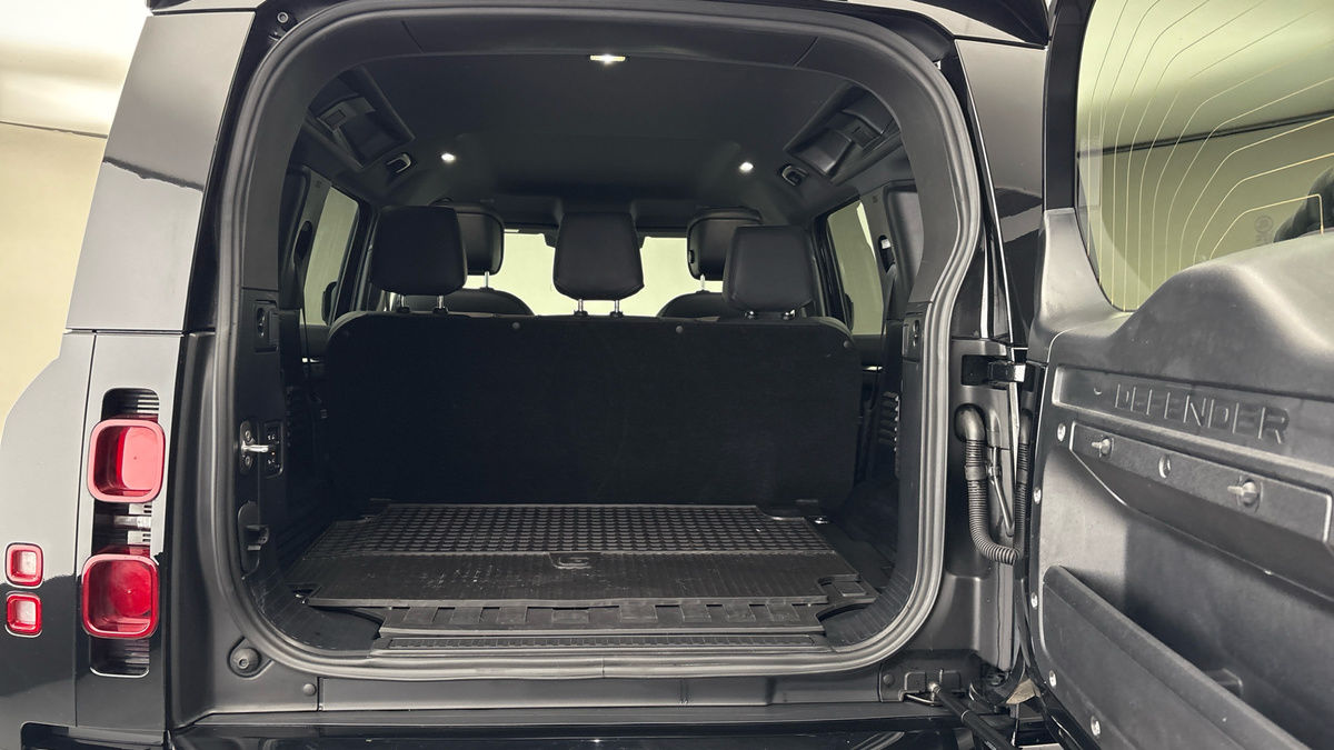 Used Land Rover Defender 110 2023 for sale - 76510578: Photo 11