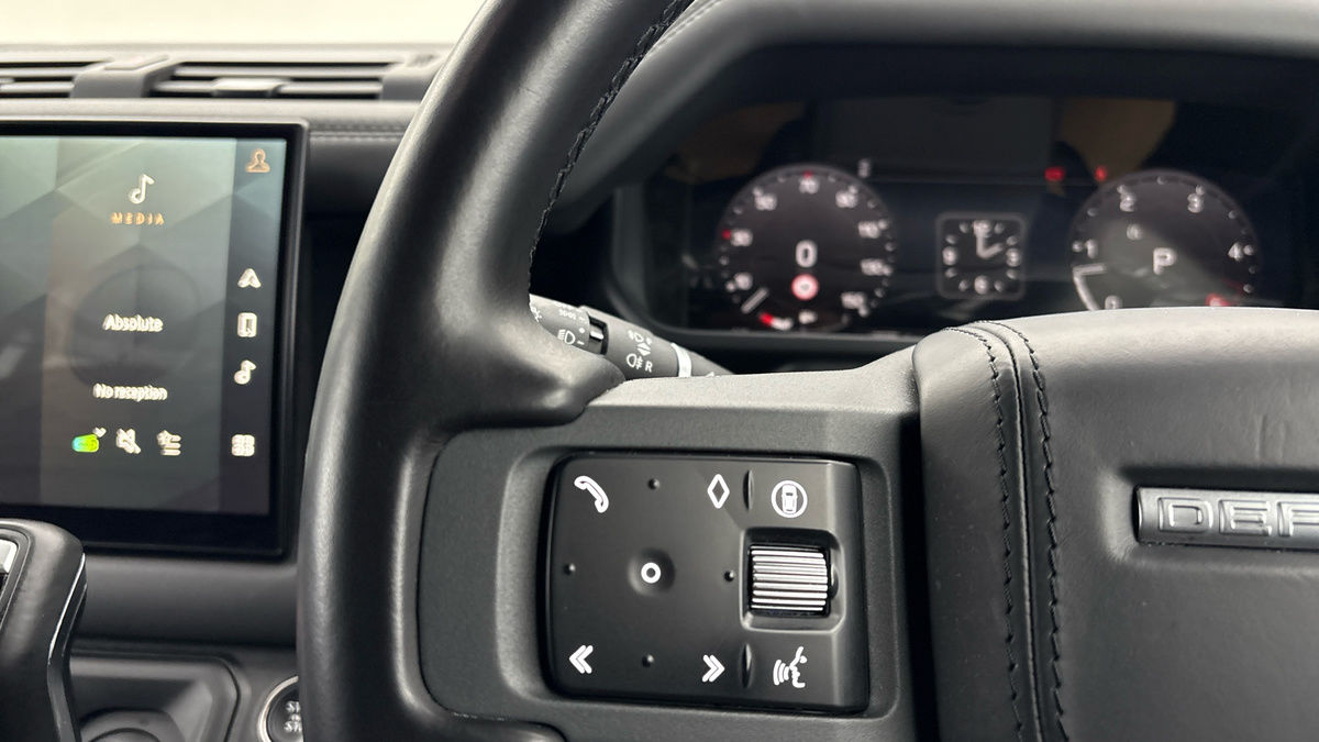 Used Land Rover Defender 110 2023 for sale - 76510578: Photo 13