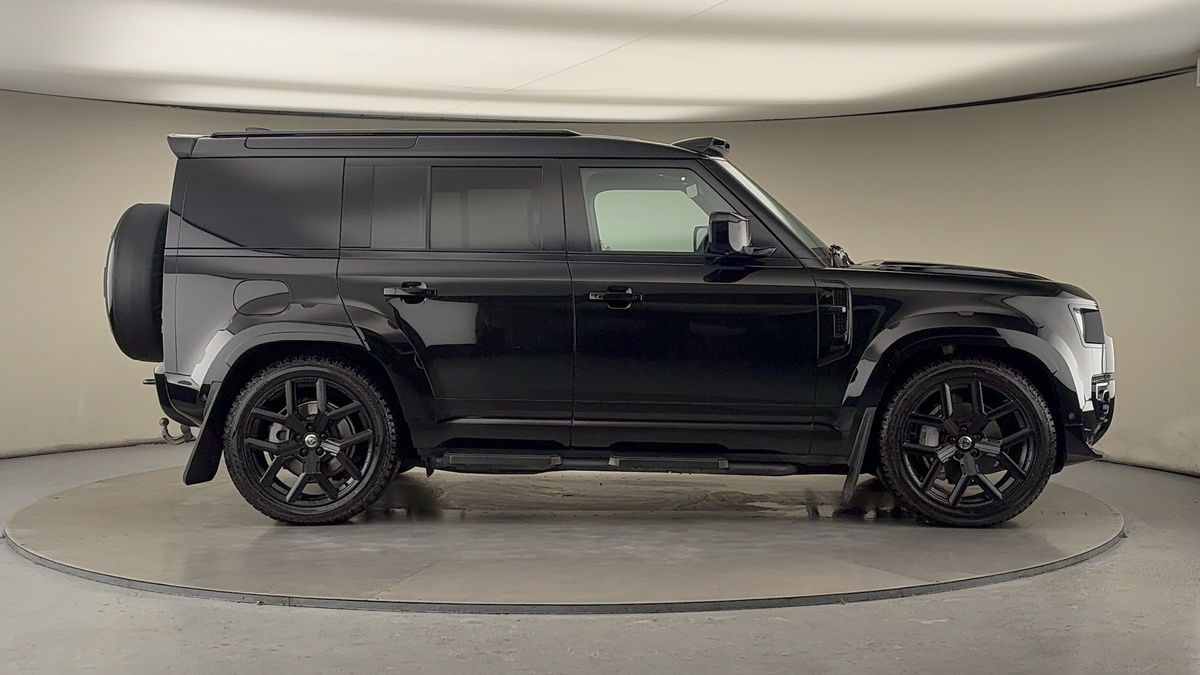 Used Land Rover Defender 110 2023 for sale - 76510578: Photo 16