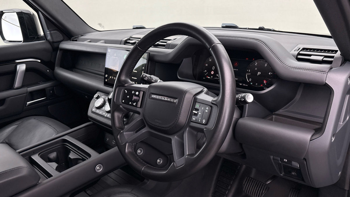 Used Land Rover Defender 110 2023 for sale - 76510578: Photo 5