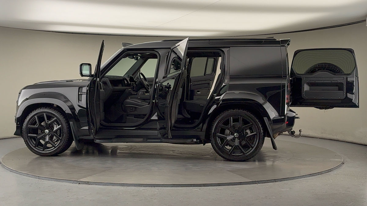 Used Land Rover Defender 110 2023 for sale - 76510578: Photo 51