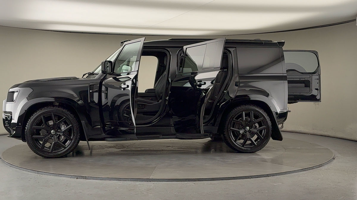 Used Land Rover Defender 110 2023 for sale - 76510578: Photo 52