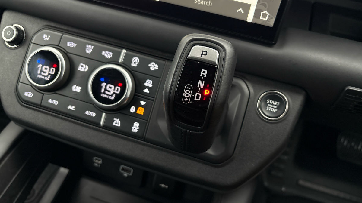 Used Land Rover Defender 110 2023 for sale - 76510578: Photo 6