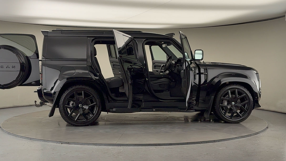 Used Land Rover Defender 110 2023 for sale - 76510578: Photo 61