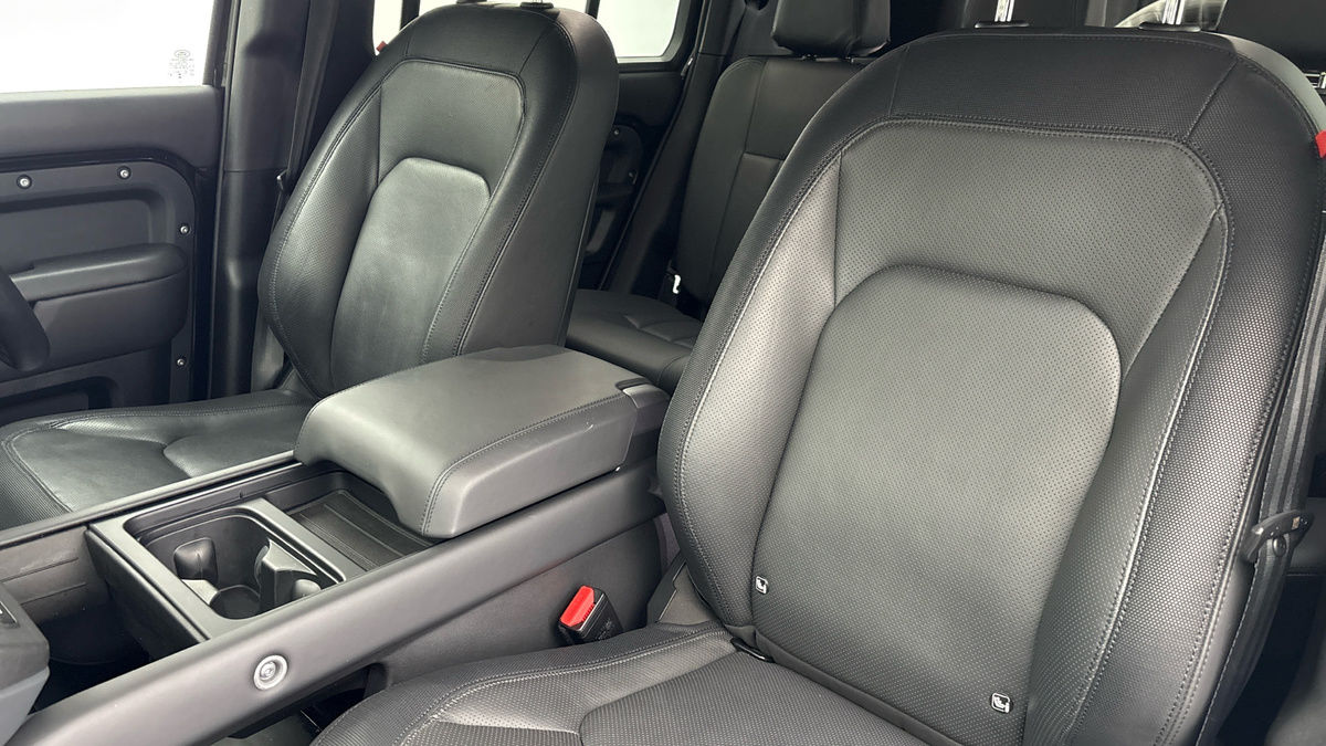 Used Land Rover Defender 110 2023 for sale - 76510578: Photo 7