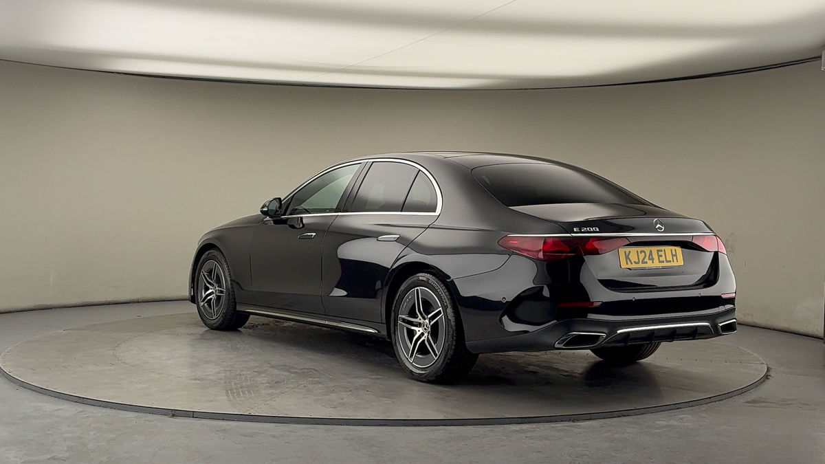 Used Mercedes-Benz E Class 2024 for sale - 77277078: Photo 2