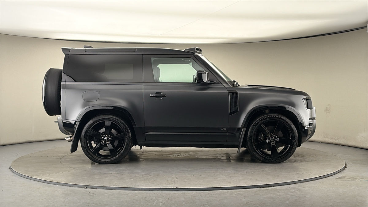 Used Land Rover Defender 90 2022 for sale - 77821838: Photo 16