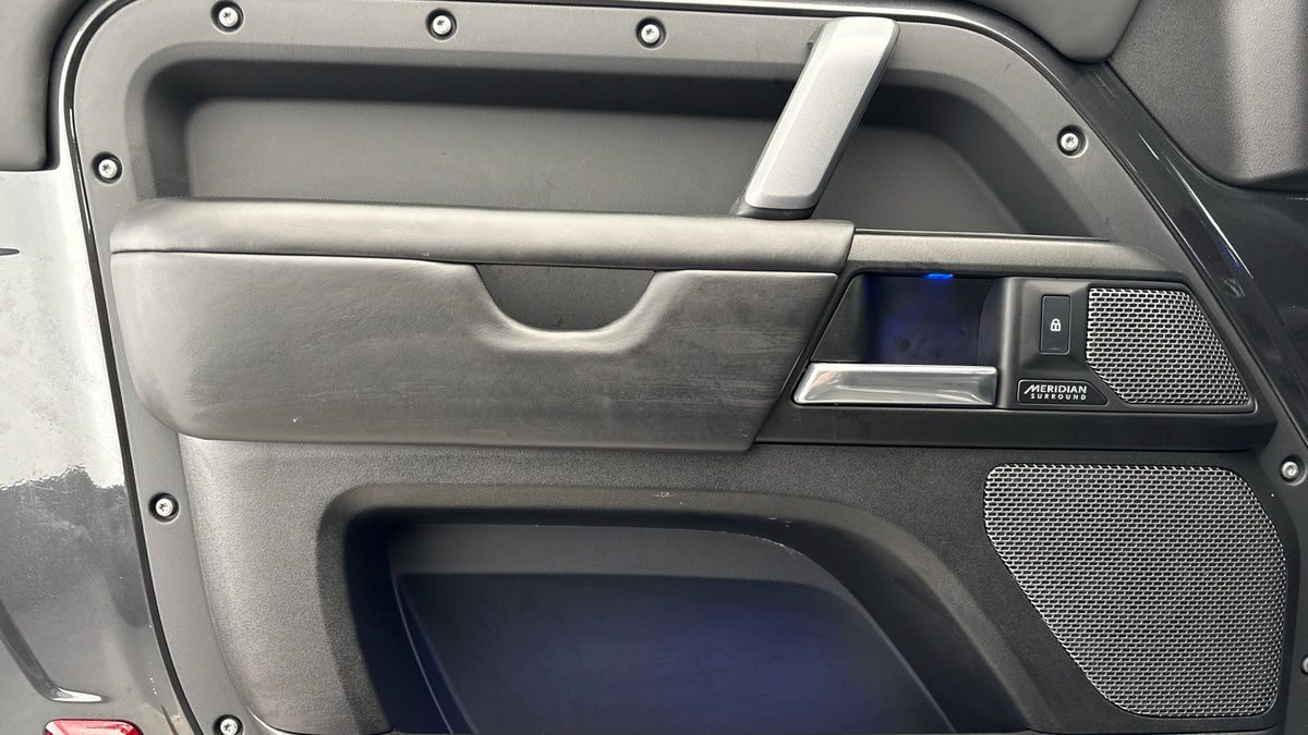 Used Land Rover Defender 90 2022 for sale - 77821838: Photo 19