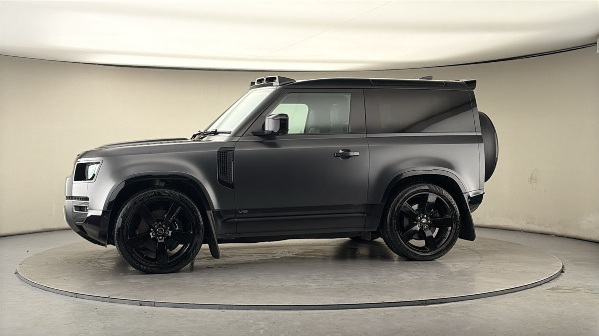 Used Land Rover Defender 90 2022 for sale - 77821838: Photo 32