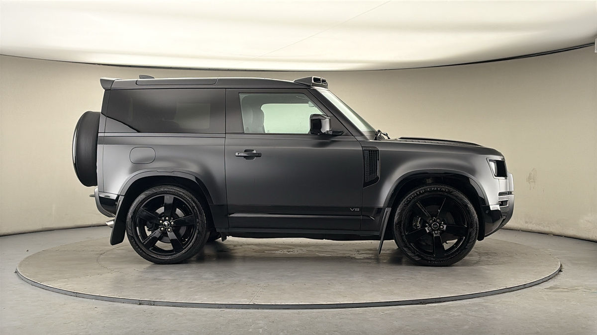 Used Land Rover Defender 90 2022 for sale - 77821838: Photo 40