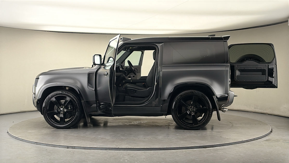 Used Land Rover Defender 90 2022 for sale - 77821838: Photo 50