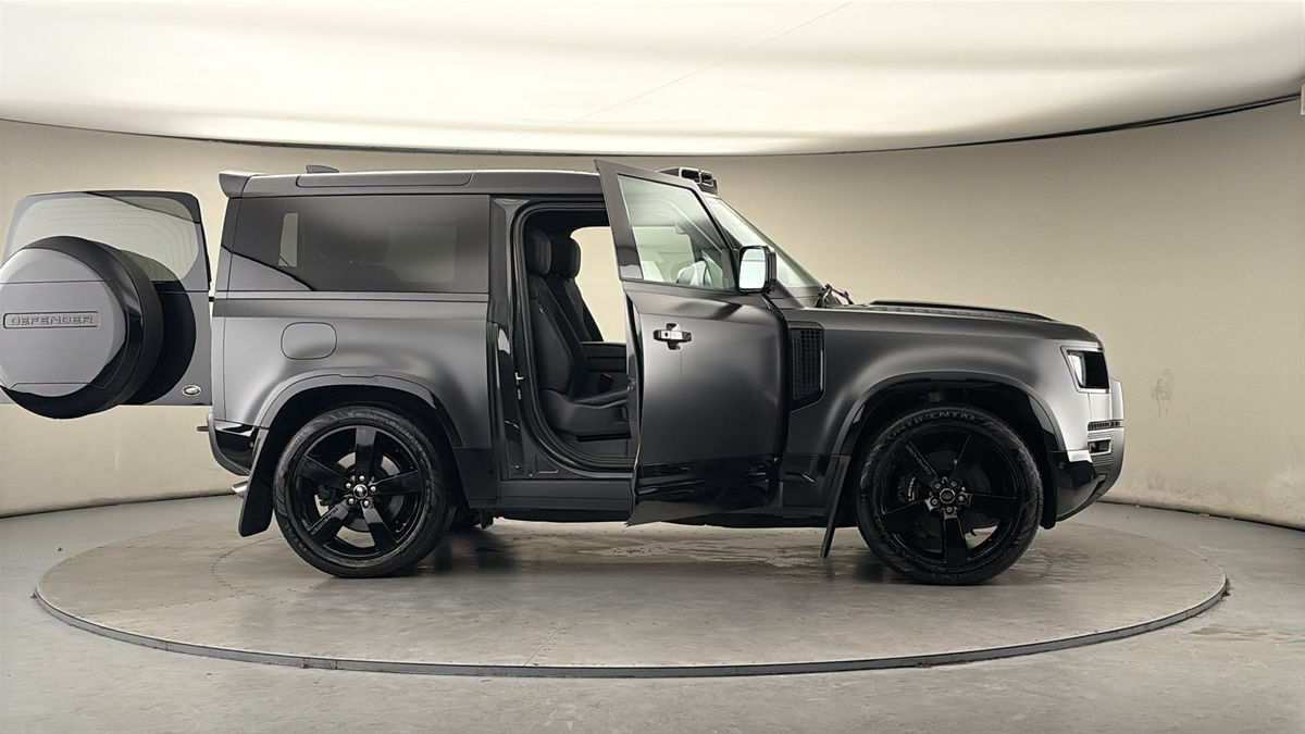 Used Land Rover Defender 90 2022 for sale - 77821838: Photo 59