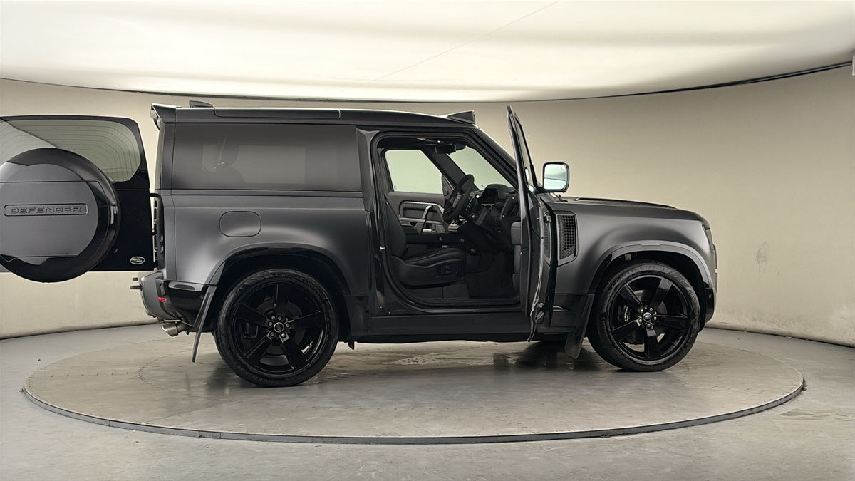 Used Land Rover Defender 90 2022 for sale - 77821838: Photo 60