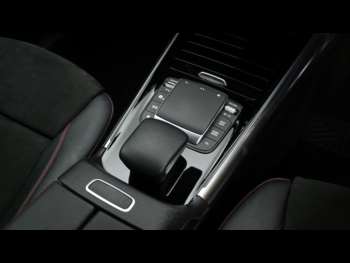 Used Mercedes-Benz GLA 2021 for sale - 74450125: Photo