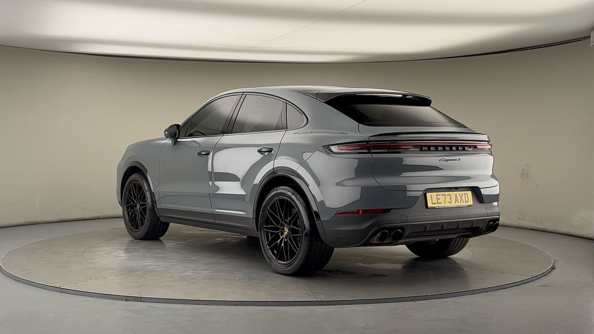 Used Porsche Cayenne 2024 for sale - 77027791: Photo 2