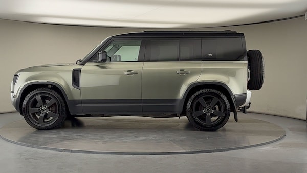 Used Land Rover Defender 110 2021 for sale - 76040265: Photo 15
