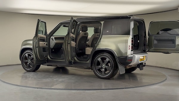 Used Land Rover Defender 110 2021 for sale - 76040265: Photo 45