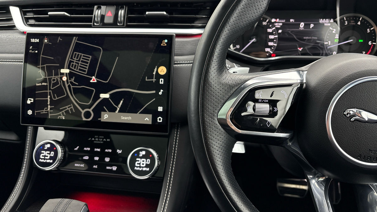 Used Jaguar F-Pace 2022 for sale - 76630363: Photo 13