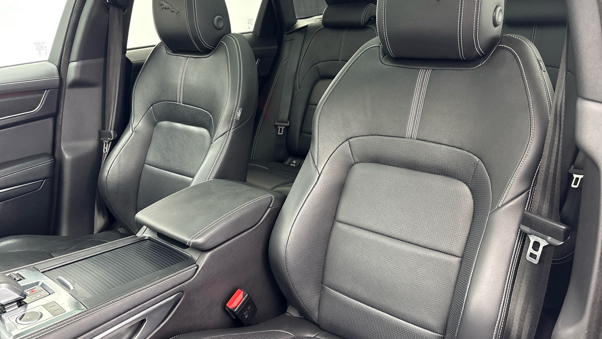 Used Jaguar F-Pace 2022 for sale - 76630363: Photo 7