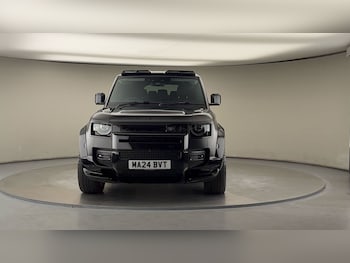 Used Land Rover Defender 110 2024 for sale - 76057254: Photo