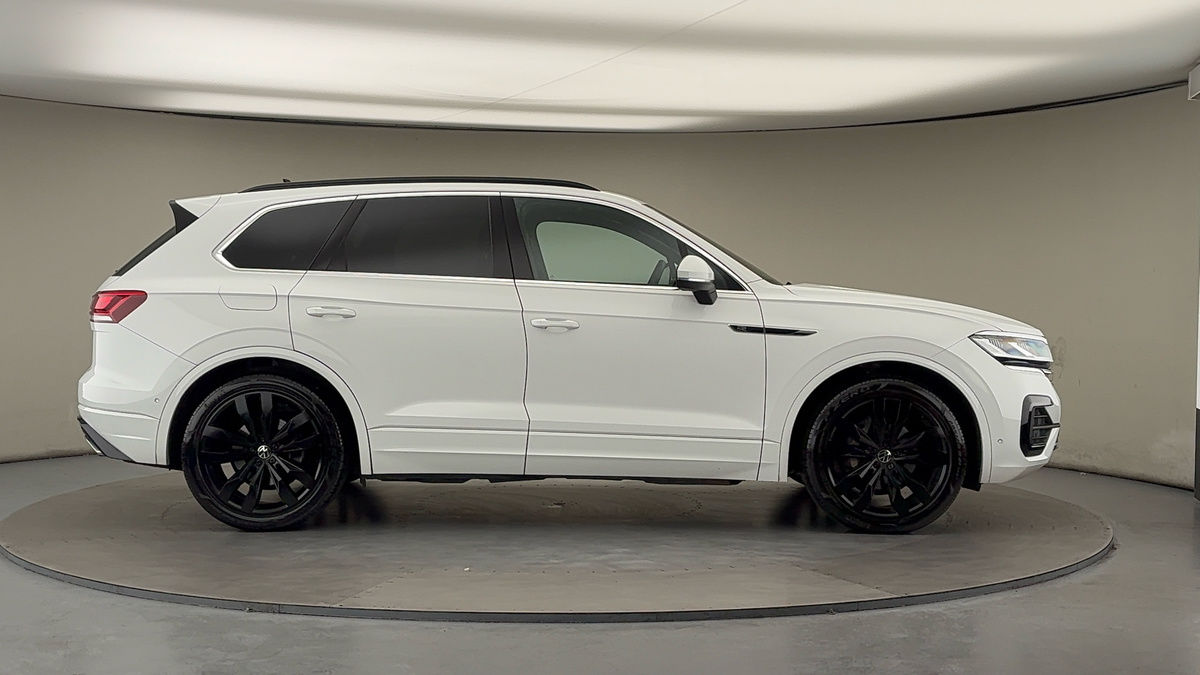 Used Volkswagen Touareg 2023 for sale - 76630369: Photo 16