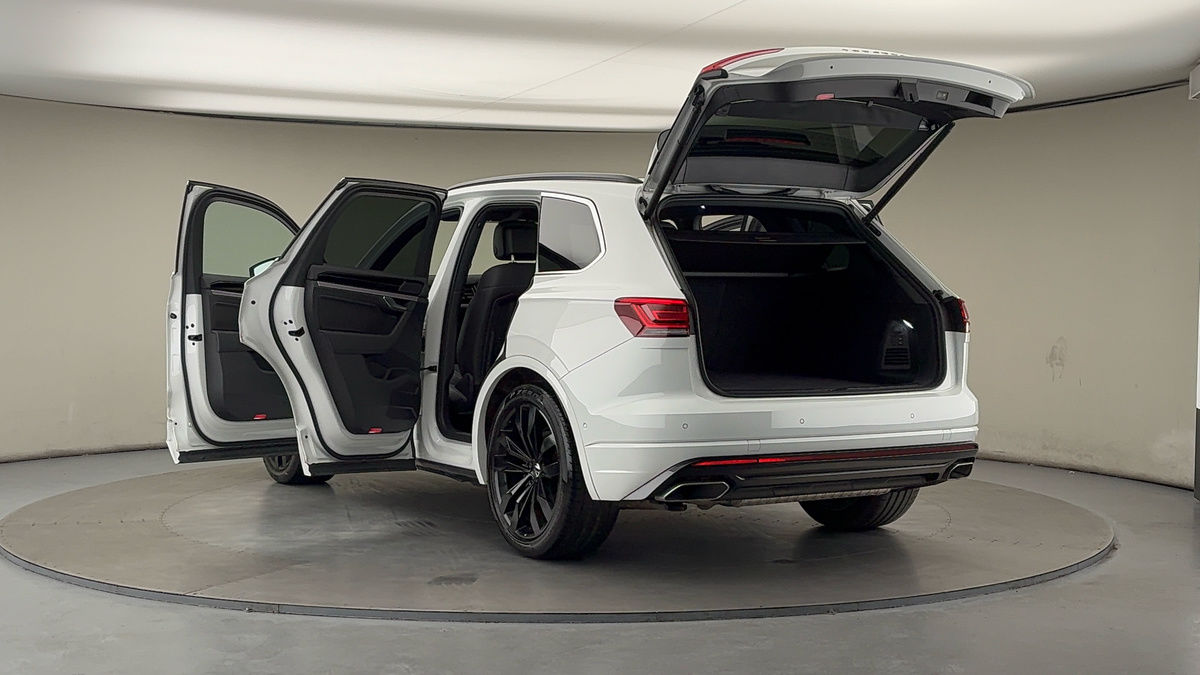 Used Volkswagen Touareg 2023 for sale - 76630369: Photo 23