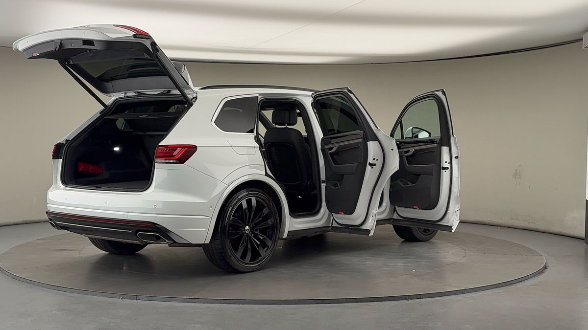 Used Volkswagen Touareg 2023 for sale - 76630369: Photo 60