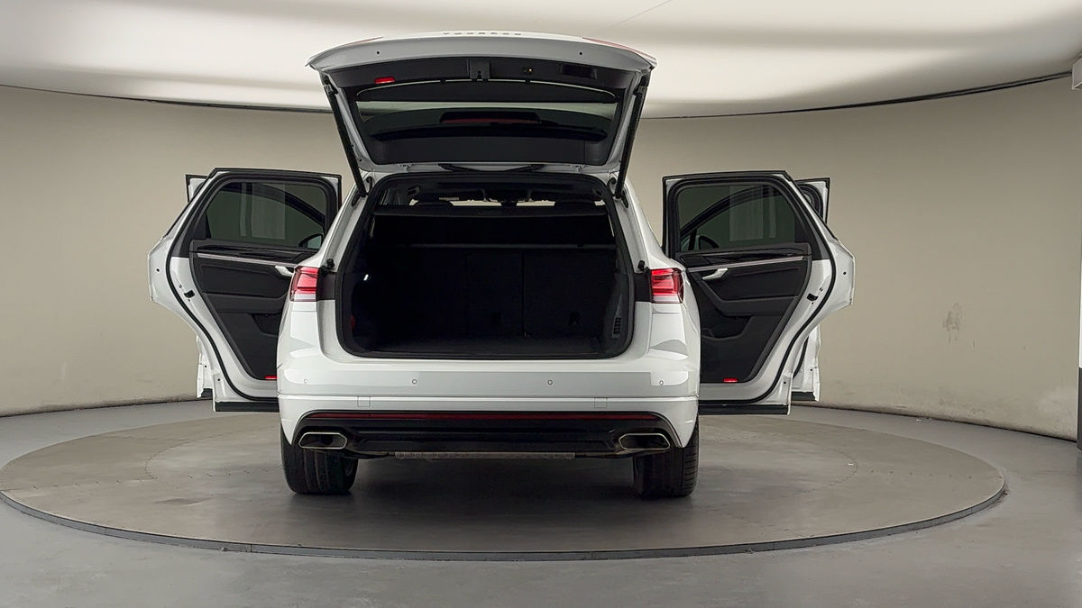 Used Volkswagen Touareg 2023 for sale - 76630369: Photo 62