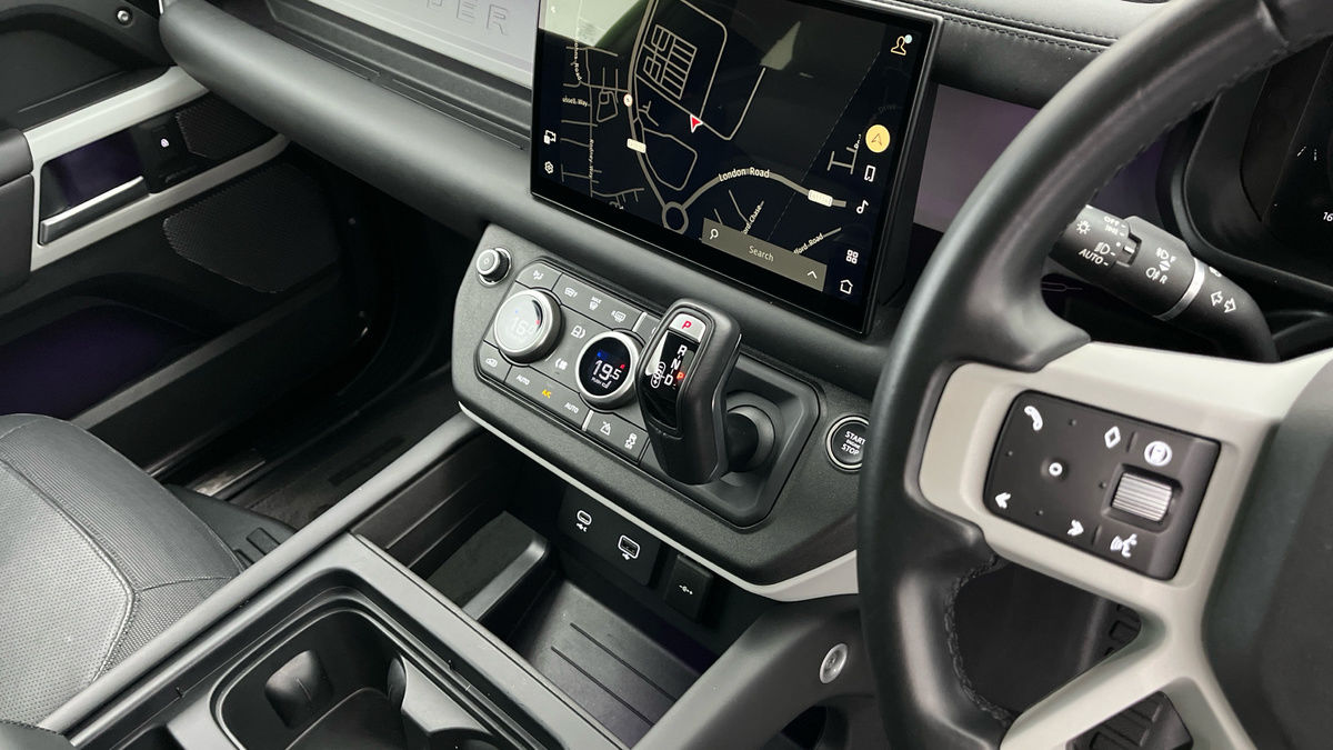 Used Land Rover Defender 2024 for sale - 76751653: Photo 18